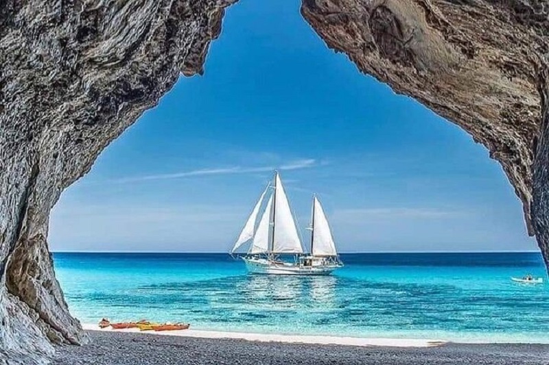 Coastal Splendor and Seafaring Legacy