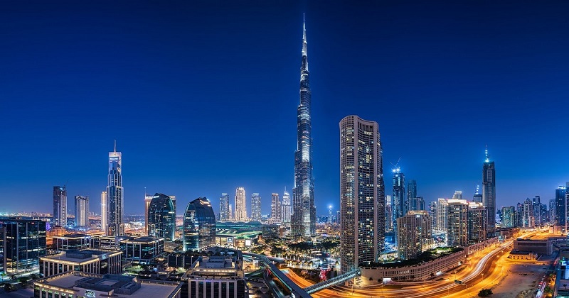 Towering Heights Dubai's Skyline of Skyscrapers