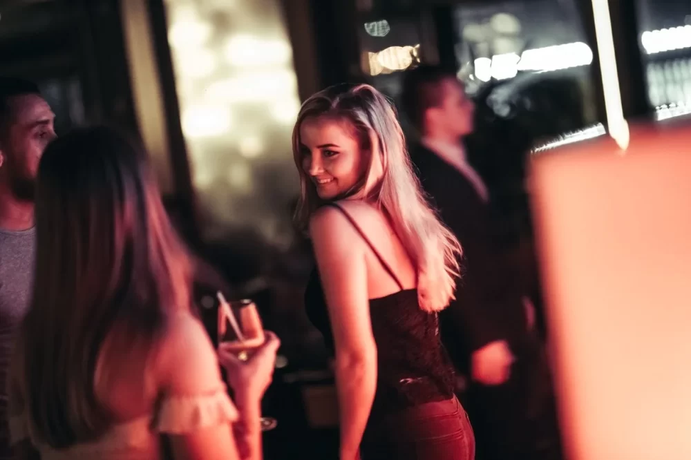 Solo Female Travelers and Dubai’s Nightlife